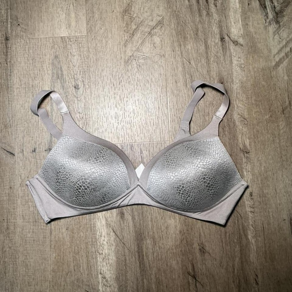 Abercrombie & Fitch Underwire Bra Size 38C Grey Smooth T-Shirt Bra Everyday